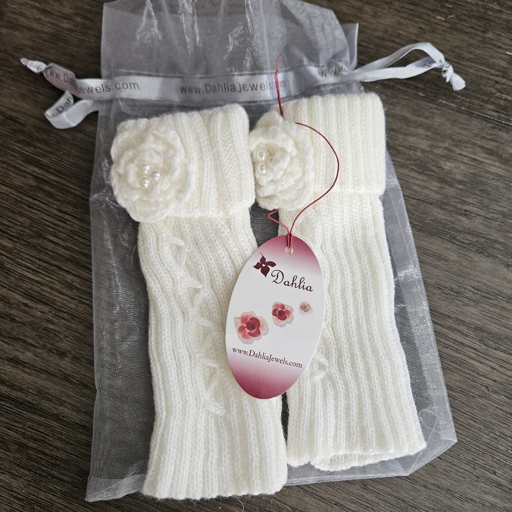 Fingerless Wrist Warmers Gloves Flower Pearl Dahlias NWT